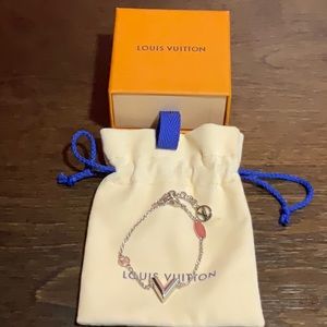 LOUIS VUITTON Essential V Supple Bracelet